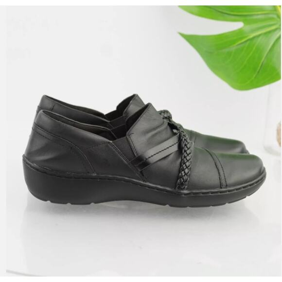 Clarks Collection Leather Slip Ons Cora Braid size 9M - Picture 5 of 7